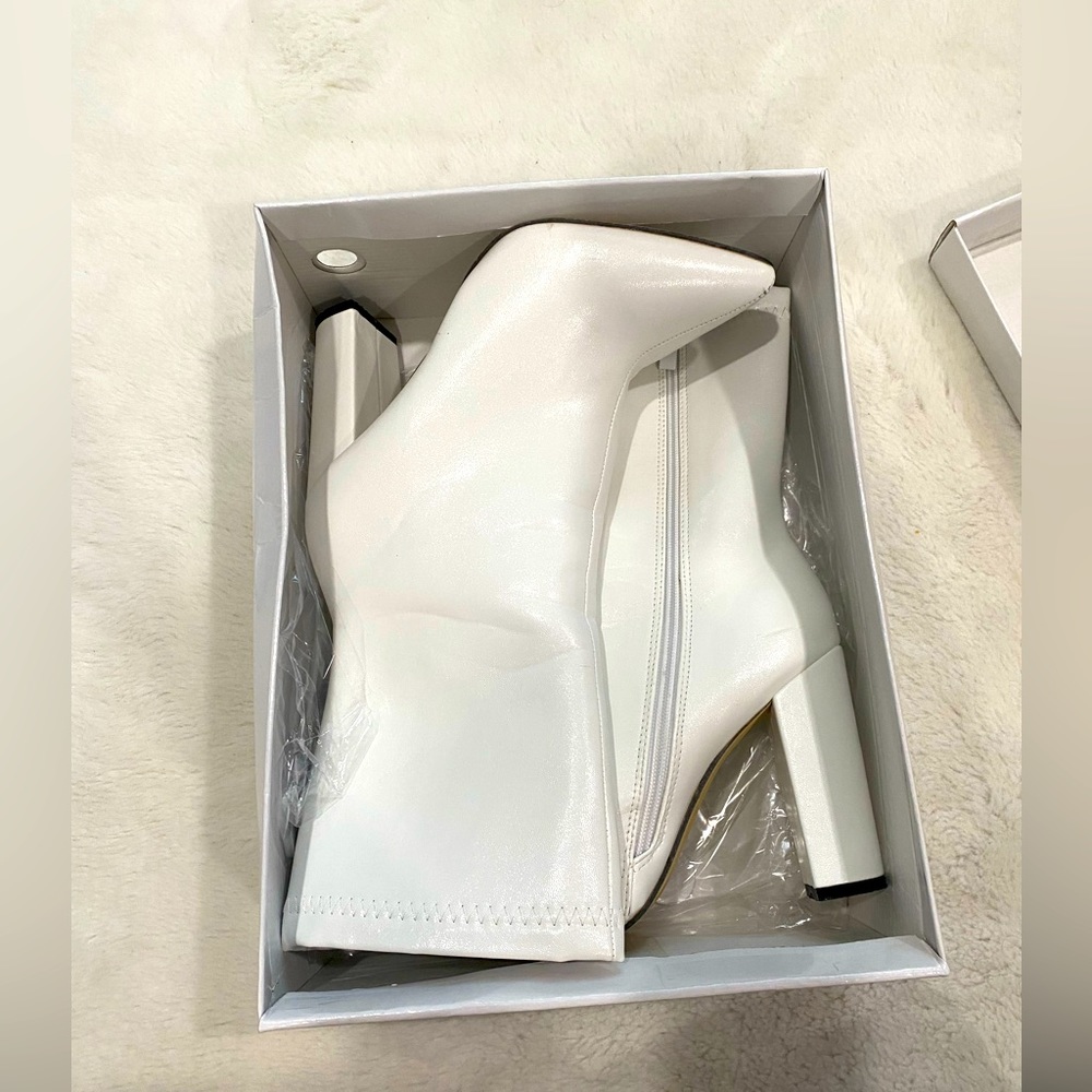 🤍White heel boots